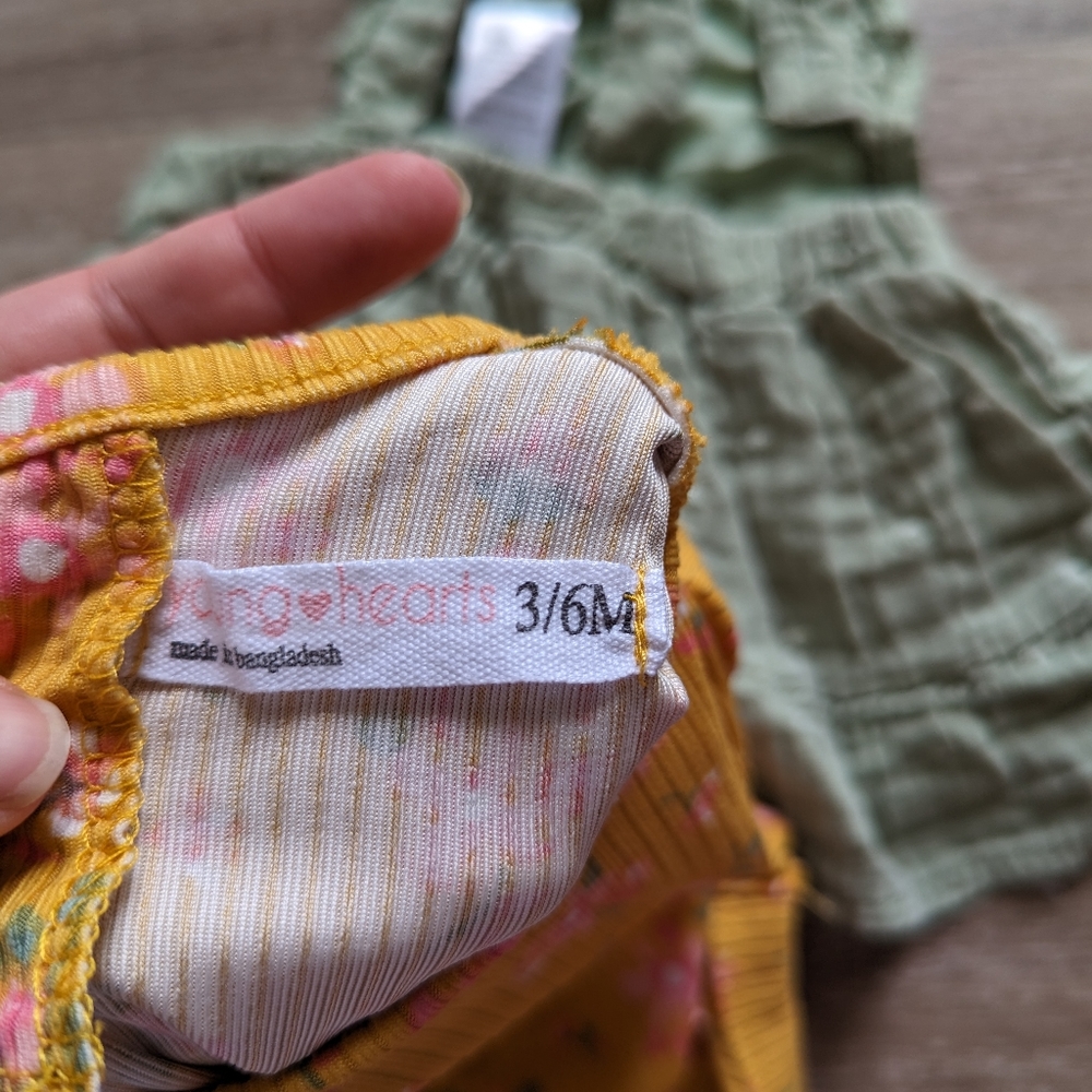 2/$10 Nwot floral pinafore set - Picture 8 of 11